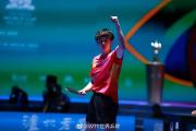 乒乓球世界杯王楚钦晋级16强，赛后采访：第一场小组赛是最难熬的，庆幸自己活过来了