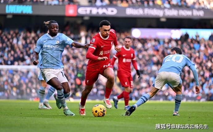 英超：曼城1-1利物浦，比赛充满悬念和争议