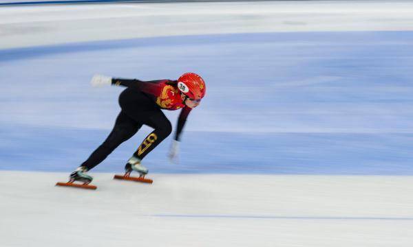 短道速滑世界杯：中国队进行赛前训练