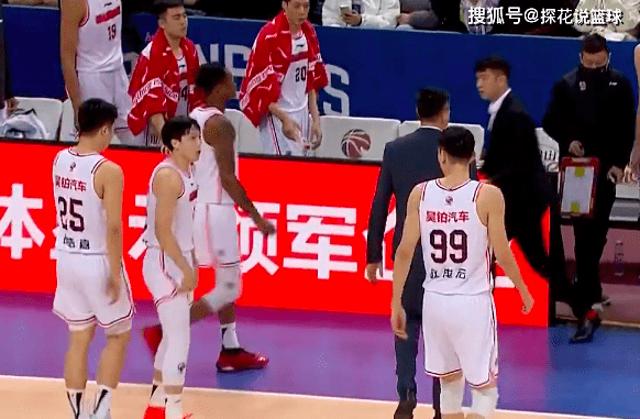 湖人NBA锦标赛夺冠，曼联欧冠垫底出局，浙江队被处罚丨体坛热点观察