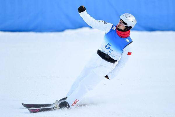 自由式滑雪空中技巧世界杯长春站：中国队混合团体收获1银1铜