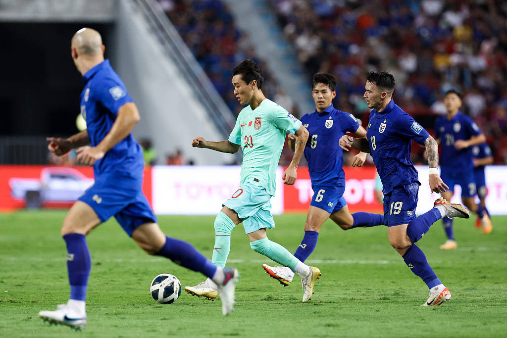 FIFA年终排名出炉，国足排名不变，球迷：世界杯8.5个名额没戏了