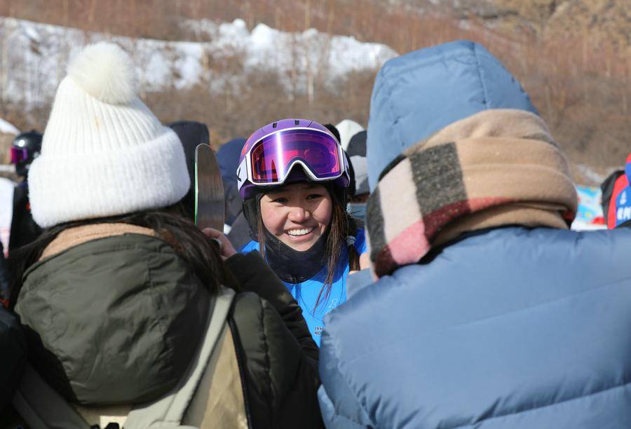 “十四冬”｜拥青拉姆获单板滑雪青年组女子障碍追逐赛冠军