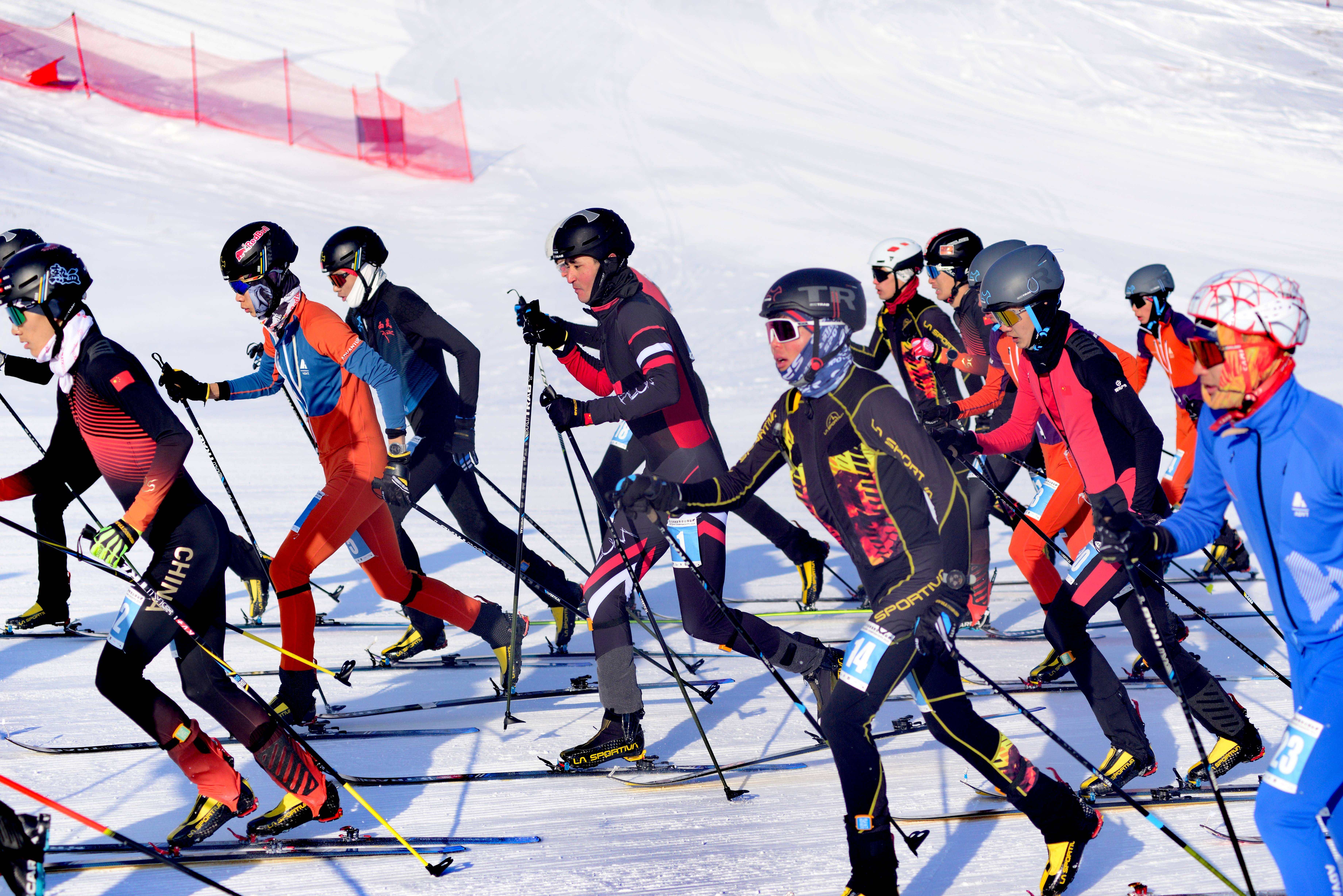2024亚洲滑雪登山锦标赛：中国选手包揽垂直竞速赛、短距离赛男女冠军