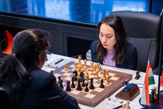 国际棋联世界冠军候选人赛过半，谭中怡半分优势继续领跑