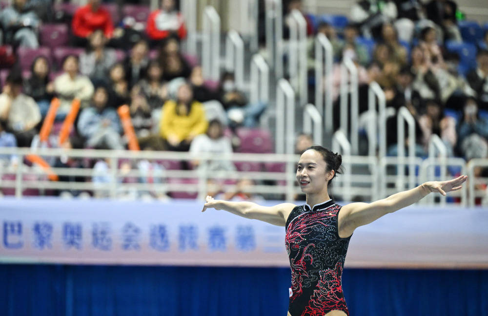 蹦床——全国冠军赛：朱雪莹获女子网上个人冠军