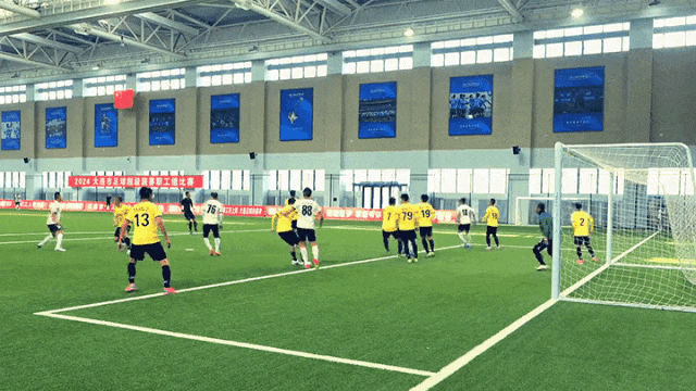中国足球少年向世界杯发起冲锋！