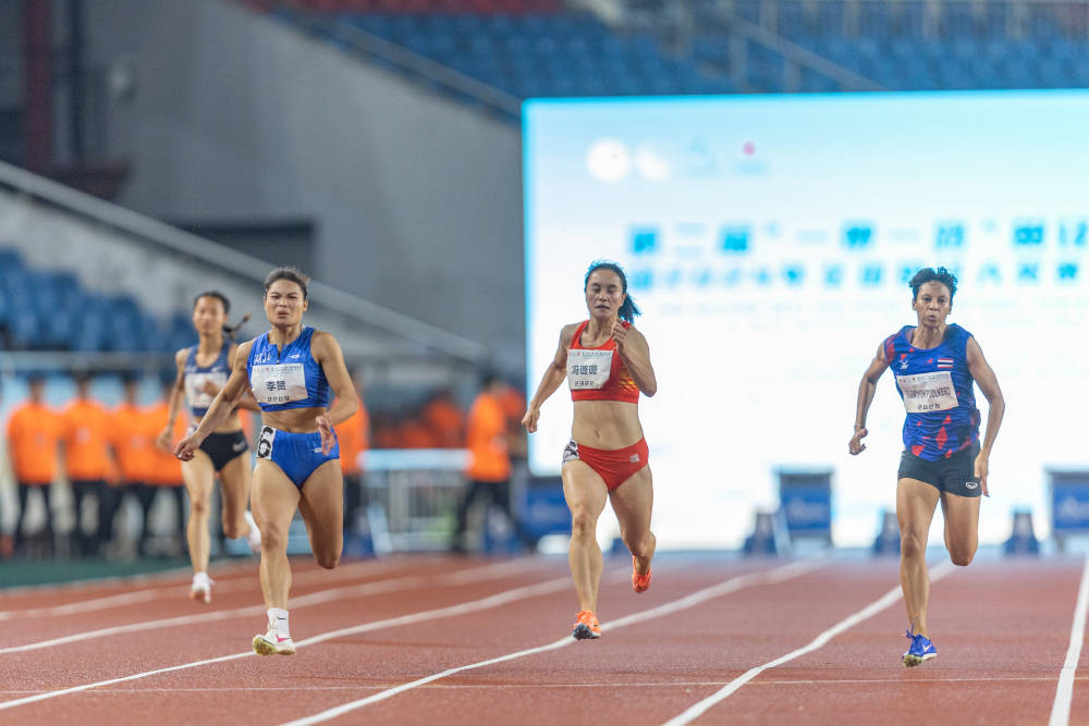 全国田径大奖赛第五站：李贺夺得女子100米冠军